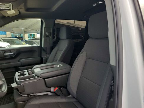 Used 2025 Chevrolet Silverado 1500 Custom image 11