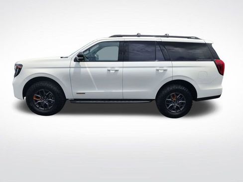 Used 2025 Ford Expedition Platinum w/ Driver's Package AWD/4WD image 2