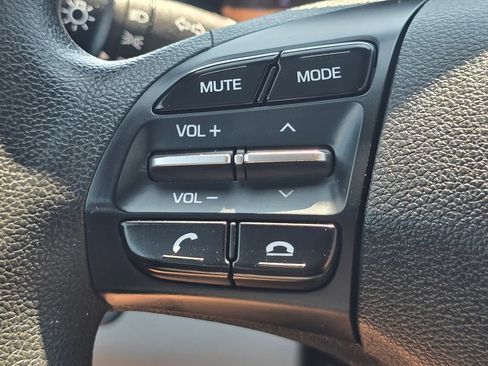 Used 2020 Hyundai Elantra SE FWD image 30