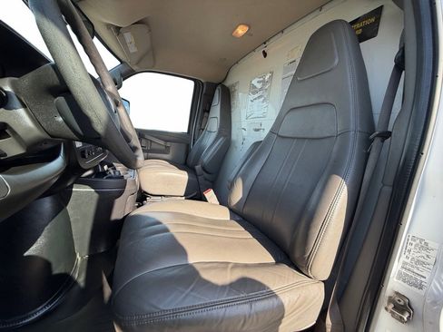 Used 2021 GMC Savana 3500 Extended w/ Power Convenience Package image 10