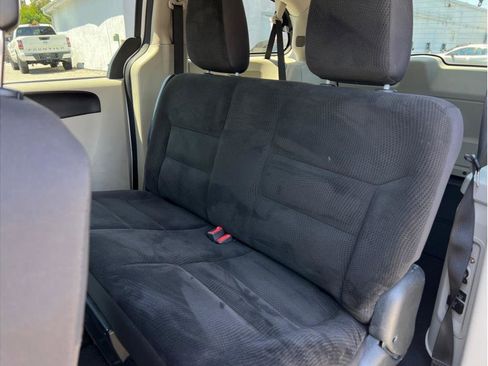 Used 2017 Dodge Grand Caravan SE w/ Power Window Group FWD image 9