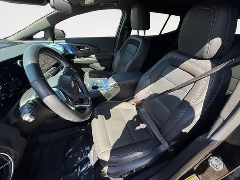 Used 2024 Chevrolet Equinox EV LT FWD image 10