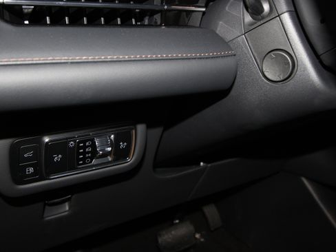 New 2026 Lincoln Nautilus Reserve w/ Jet Appearance Package image 9