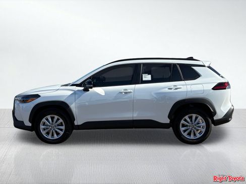 New 2026 Toyota Corolla Cross LE FWD image 3