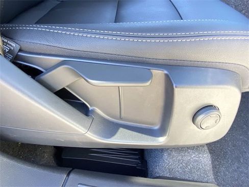 New 2025 Volvo XC40 B5 Core w/ Protection Package Premier image 13