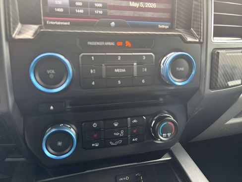 Used 2015 Ford F150 XLT w/ Equipment Group 302A Luxury AWD/4WD image 22