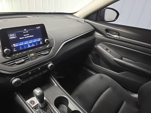 Used 2022 Nissan Altima 2.5 SV image 25