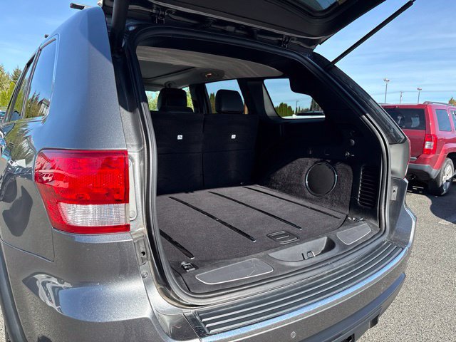 Used 2013 Jeep Grand Cherokee Limited w/ Luxury Group II AWD/4WD image 14