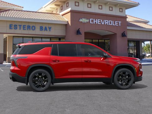 New 2027 Chevrolet Traverse LT w/ Midnight/Sport Edition FWD image 5
