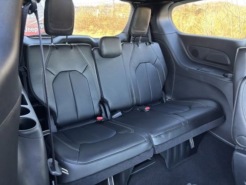 New 2026 Chrysler Pacifica Select image 33