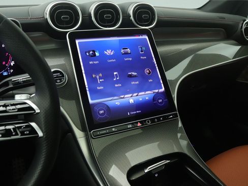 Certified 2024 Mercedes-Benz GLC 300 4MATIC image 9