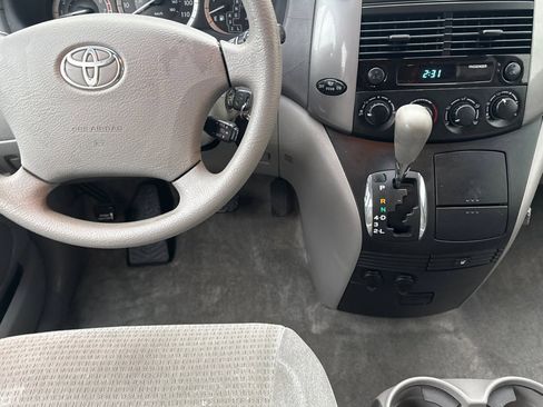 Used 2006 Toyota Sienna CE image 15