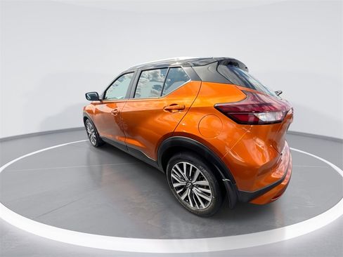 Used 2023 Nissan Kicks SV image 5