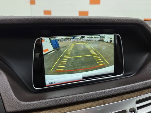 Used 2015 Mercedes-Benz E 350 4MATIC Sedan image 6