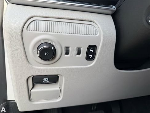 Used 2024 Jeep Wagoneer 4WD image 14