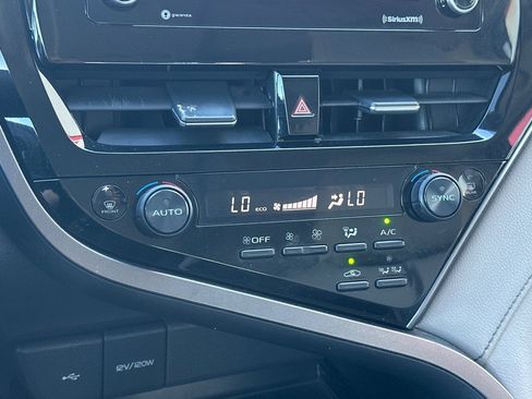 Certified 2021 Toyota Camry SE image 18