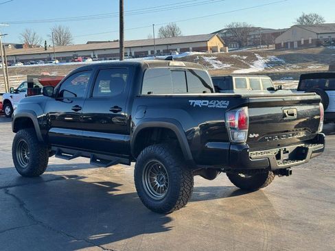 Used 2020 Toyota Tacoma TRD Off-Road w/ TRD Premium Off Road Package image 5