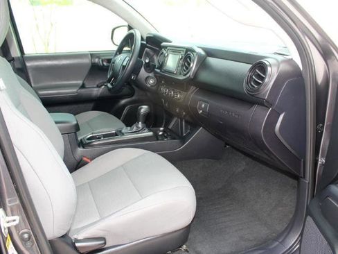 Used 2017 Toyota Tacoma SR w/ Tow Package AWD/4WD image 18