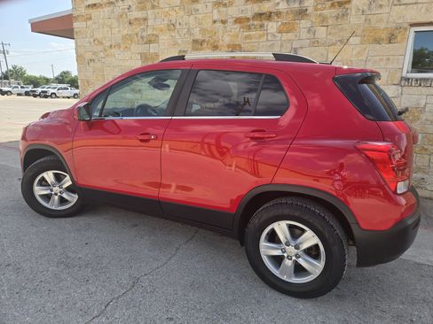 Used 2016 Chevrolet Trax LT w/ LT Sun and Sound Package AWD/4WD image 2