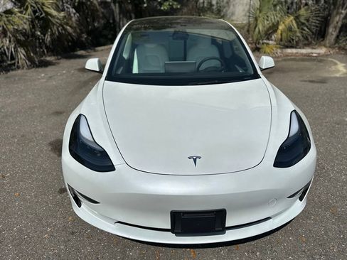 Used 2023 Tesla Model 3 Standard Range image 4