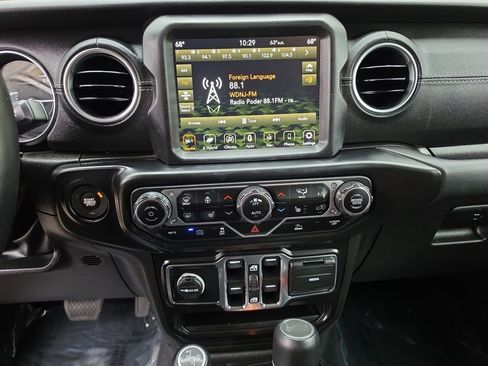Used 2022 Jeep Wrangler Unlimited Sahara w/ Cold Weather Group AWD/4WD image 11