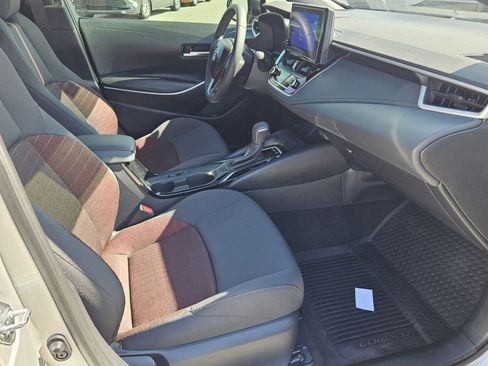 Certified 2025 Toyota Corolla SE image 11