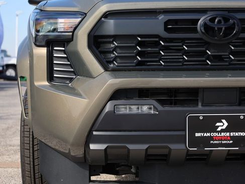 New 2025 Toyota Tacoma TRD Sport image 4