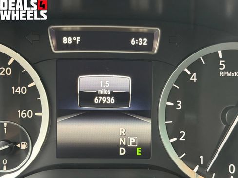 Used 2018 INFINITI QX30 Premium w/ Navigation Package AWD/4WD image 23