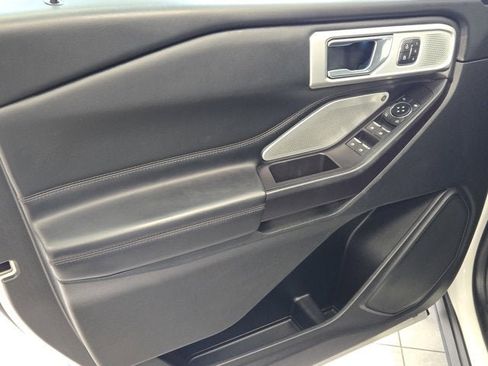 Used 2020 Ford Explorer Platinum w/ Premium Technology Package image 23