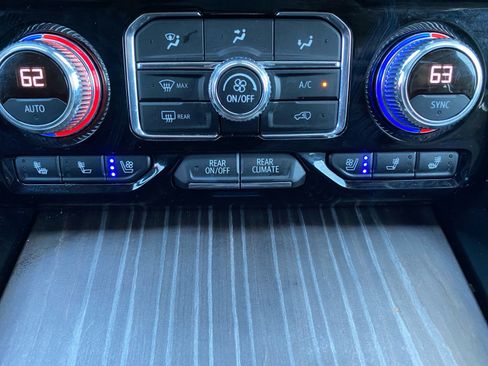 Used 2022 GMC Yukon XL Denali image 26