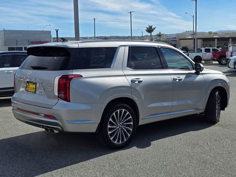 Used 2025 Hyundai Palisade Calligraphy image 4