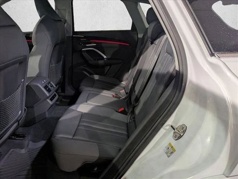 New 2025 Audi Q5 Premium Plus image 18