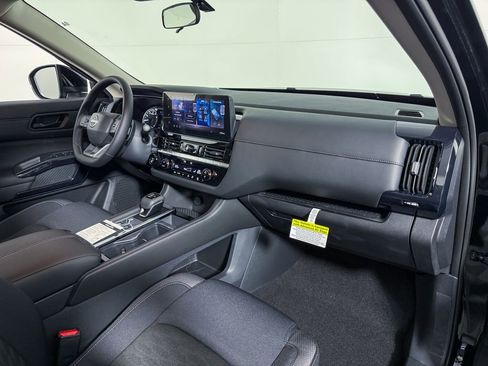 New 2026 Nissan Pathfinder SV image 8