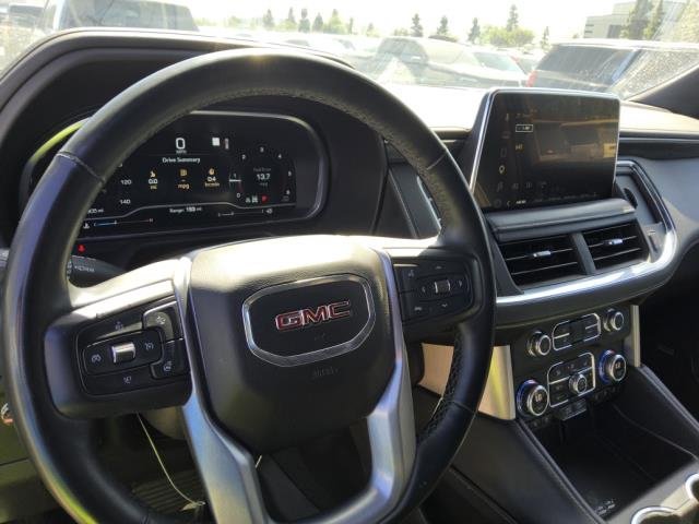 Used 2023 GMC Yukon XL SLT w/ SLT Premium Package AWD/4WD image 3