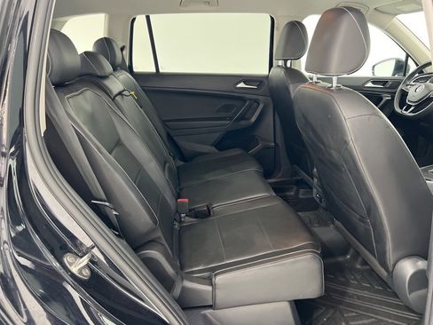 Used 2021 Volkswagen Tiguan SE image 22