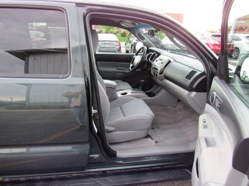 Used 2010 Toyota Tacoma 4x4 Double Cab image 27