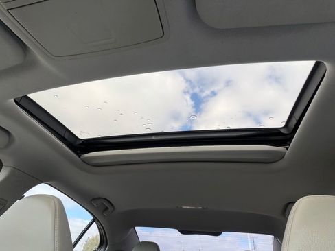 Used 2017 Acura TLX image 23