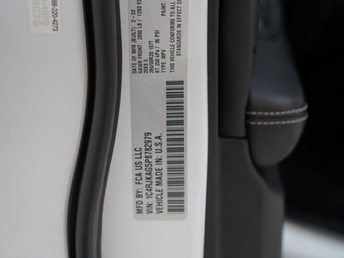 Used 2023 Jeep Grand Cherokee L Laredo image 41