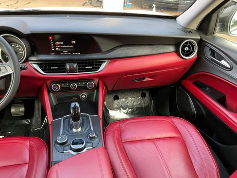 Used 2019 Alfa Romeo Stelvio w/ Nero Edizione image 17