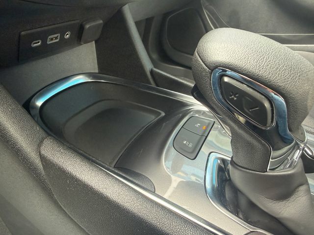 Used 2025 Chevrolet Malibu LT FWD image 17