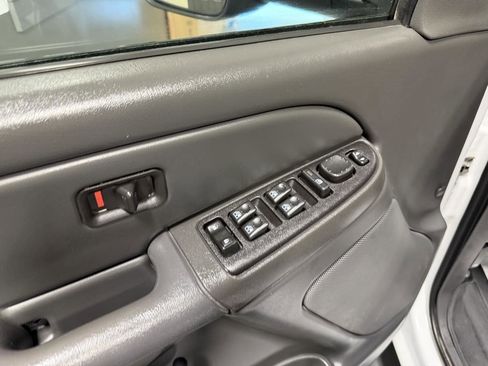 Used 2007 GMC Sierra 2500 SLE w/ Heavy-Duty Power Package image 11