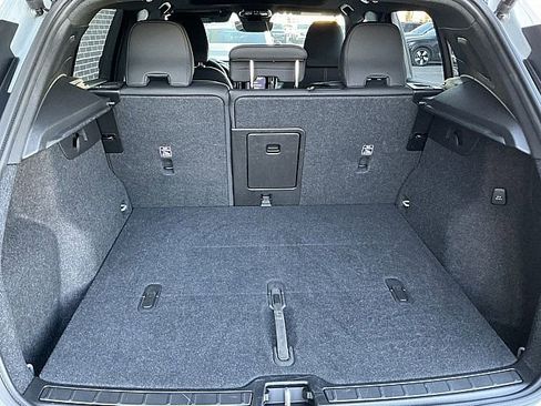 Certified 2025 Volvo XC40 B5 Plus image 18