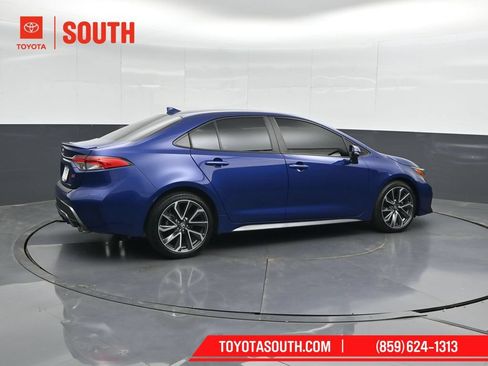 Used 2021 Toyota Corolla SE FWD image 2