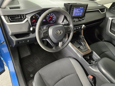 Used 2020 Toyota RAV4 LE image 13