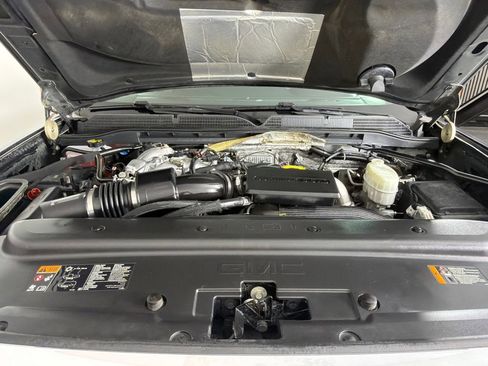 Used 2018 GMC Sierra 2500 Denali w/ Duramax Plus Package AWD/4WD image 25