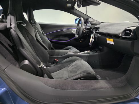 New 2026 McLaren Artura Performance Coupe image 17