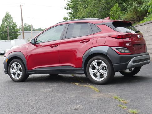 Used 2023 Hyundai Kona SEL w/ Convenience Package FWD image 4
