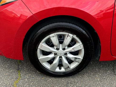 Used 2015 Toyota Corolla LE FWD image 12