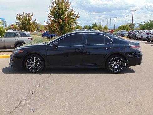 Used 2023 Toyota Camry SE FWD image 7