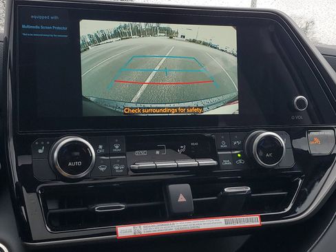 New 2026 Toyota Highlander XLE image 28